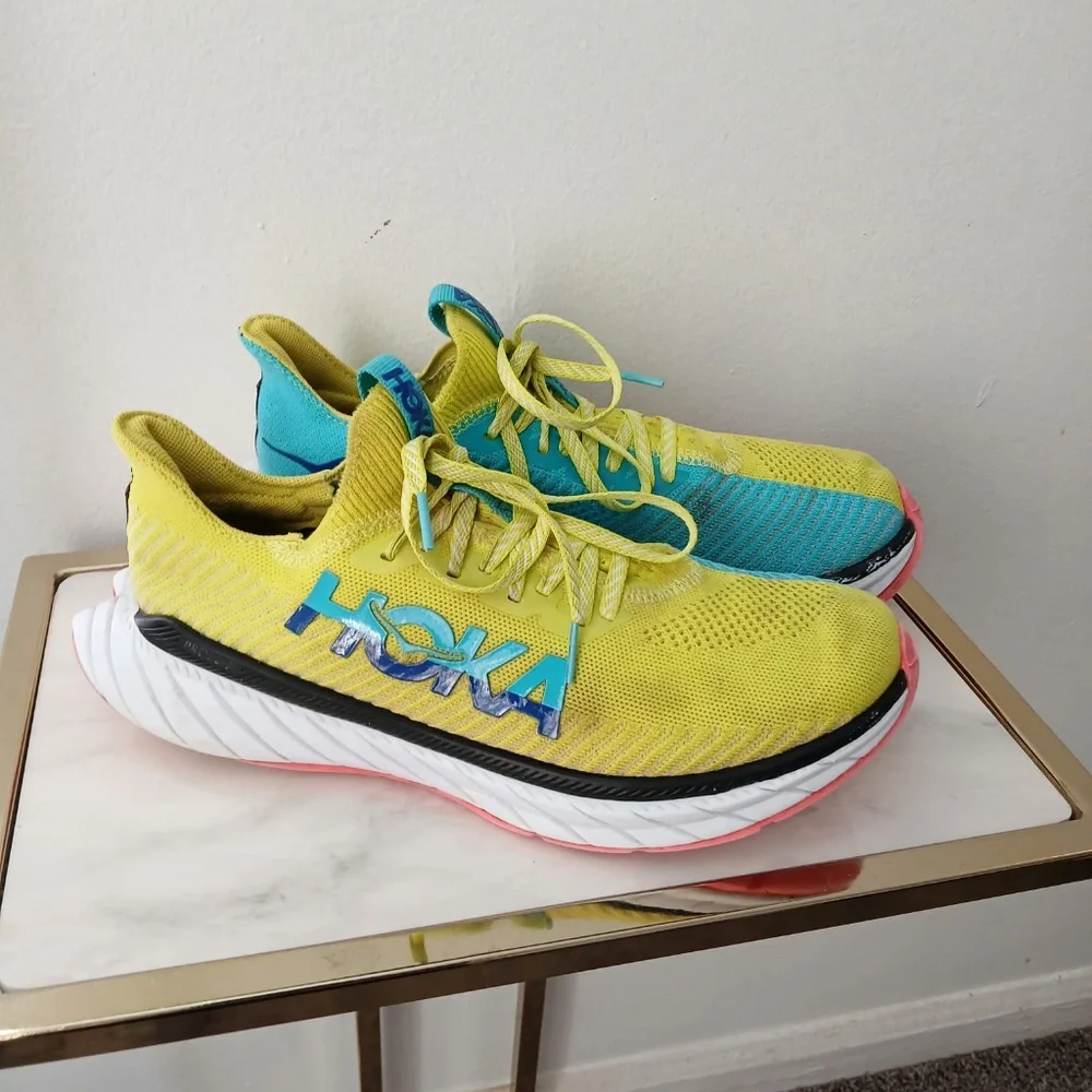 Hoka Clifton 9 Yellow Teal Running Shoes - Women’s Size 10B.